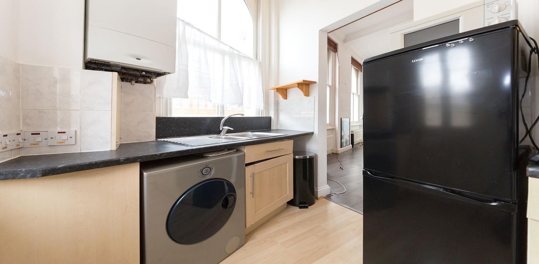 			Private Roof Terrace, 1 Bedroom, 1 bath, 1 reception Flat			 Canterbury Road, QUEENS PARK